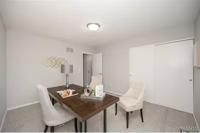 2325 Charlemagne Drive, Maryland Heights, MO 63043 - Photo 15