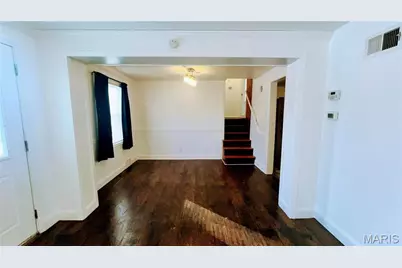 1587 Farmview Avenue, Saint Louis, MO 63138 - Photo 5