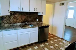 1587 Farmview Ave, Saint Louis, MO 63138 - Photo 7