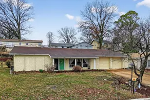 2957 Caspian Ln, Unincorporated, MO 63125 - Photo 3