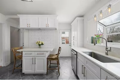 8417 Colonial Lane, Saint Louis, MO 63124 - Photo 13