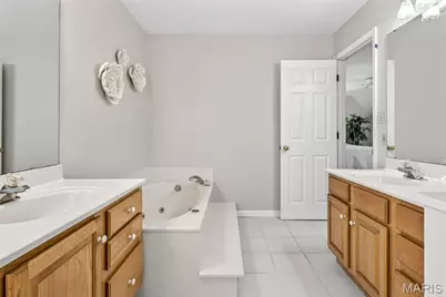 1044 Holly River Drive, Florissant, MO 63031 - Photo 23