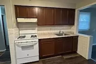 10130 Newbold Dr, Bellefontaine Neighbors, MO 63137 - Photo 5