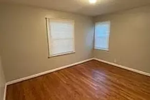 10130 Newbold Dr, Bellefontaine Neighbors, MO 63137 - Photo 3