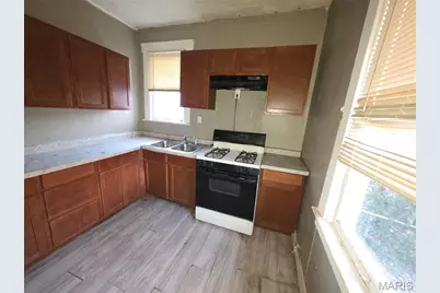 8015 Allen Avenue, Saint Louis, MO 63114 - Photo 17