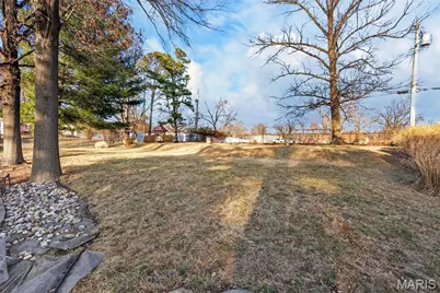 913 Crestland Drive, Ballwin, MO 63011 - Photo 37