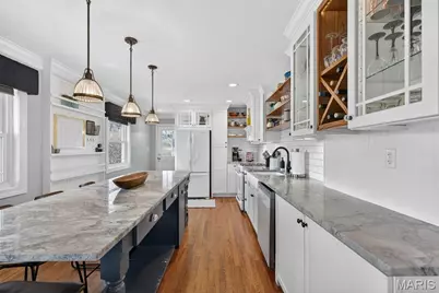 913 Crestland Drive, Ballwin, MO 63011 - Photo 7