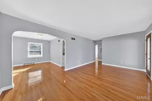 1102 Thatcher Ave, Dellwood, MO 63135 - Photo 7