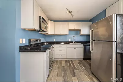 1212 Clarkson Court #1212, Ballwin, MO 63011 - Photo 9