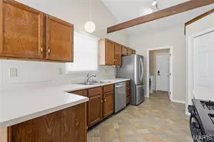 2612 White Manor Ct, Saint Louis, MO 63114 - Photo 19