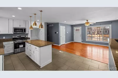 1283 Kingsford Drive, Florissant, MO 63031 - Photo 9