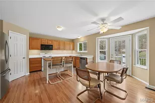 1565 Glenn Brooke Woods Cir, Ballwin, MO 63021 - Photo 7