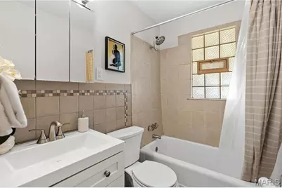 8035 Genesta Street, Saint Louis, MO 63123 - Photo 15