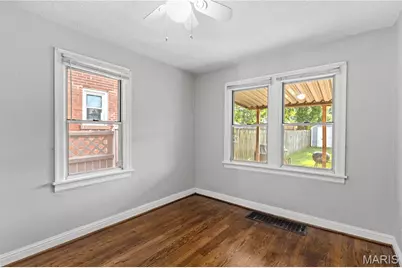 8035 Genesta Street, Saint Louis, MO 63123 - Photo 17