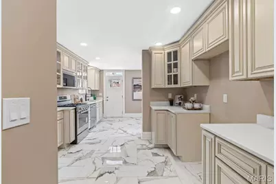 5849 De Giverville Avenue, Saint Louis, MO 63112 - Photo 3