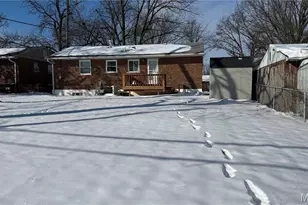 9834 Glenmont Dr, Saint Louis, MO 63123 - Photo 11