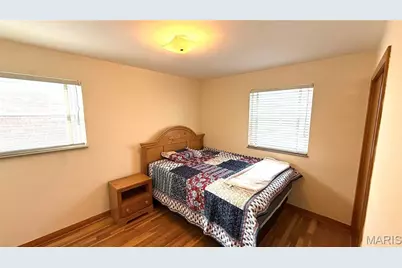 9834 Glenmont Drive, Saint Louis, MO 63123 - Photo 7