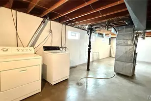 9834 Glenmont Dr, Saint Louis, MO 63123 - Photo 9