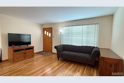 9834 Glenmont Drive, Saint Louis, MO 63123 - Photo 5