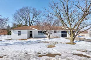 1015 Dingledine Rd, Saint Charles, MO 63304 - Photo 1