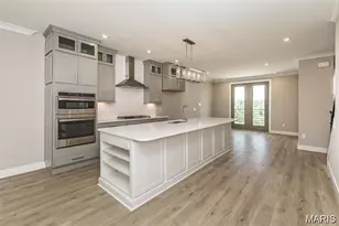 8919 Gateway Heights, Richmond Heights, MO 63144 - Photo 5