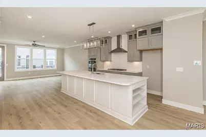 8919 Gateway Heights, Richmond Heights, MO 63144 - Photo 7