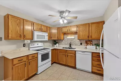 11846 Sologne Court, Maryland Heights, MO 63043 - Photo 11