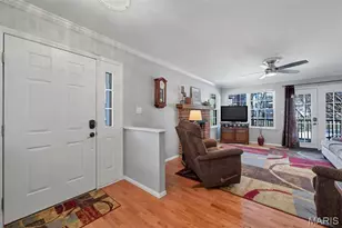 3173 Autumn Trace Dr, Maryland Heights, MO 63043 - Photo 5