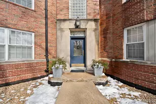 7545 Wellington Way, Saint Louis, MO 63105 - Photo 1