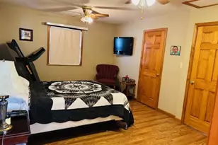 205 and 207 Center Point Rd, Shelbyville, MO 65565 - Photo 37