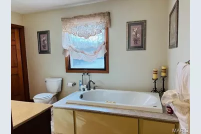 205 and 207 Center Point Rd, Shelbyville, MO 65565 - Photo 39