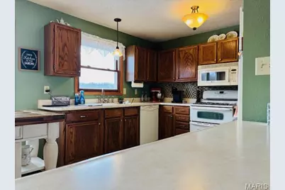 205 and 207 Center Point Rd, Shelbyville, MO 65565 - Photo 27