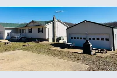 205 and 207 Center Point Rd, Shelbyville, MO 65565 - Photo 5