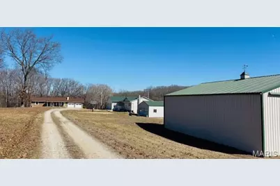 205 and 207 Center Point Rd, Shelbyville, MO 65565 - Photo 3