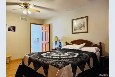 205 and 207 Center Point Rd, Shelbyville, MO 65565 - Photo 37