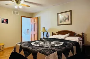 205 and 207 Center Point Rd, Shelbyville, MO 65565 - Photo 37