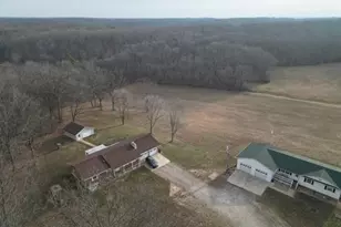 205 and 207 Center Point Rd, Shelbyville, MO 65565 - Photo 91