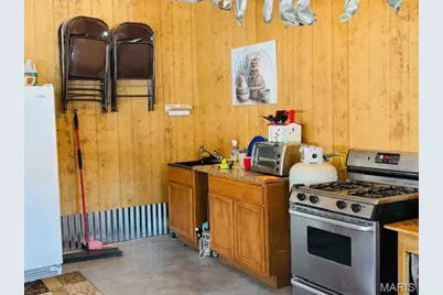 205 and 207 Center Point Rd, Shelbyville, MO 65565 - Photo 23