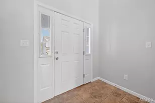 1319 Commons Cir, Saint Charles, MO 63304 - Photo 5