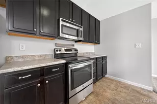 1319 Commons Cir, Saint Charles, MO 63304 - Photo 9