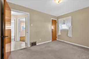 190 St Baptista Ln, Florissant, MO 63031 - Photo 19