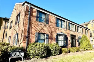 35 Topton Way, Clayton, MO 63105 - Photo 1