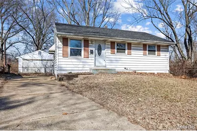 10605 Dunkeld Circle, Saint Louis, MO 63137 - Photo 1