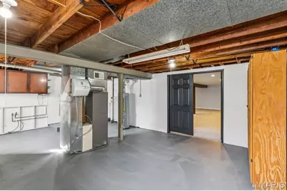 10008 Meadowfield Lane, Saint Louis, MO 63128 - Photo 23