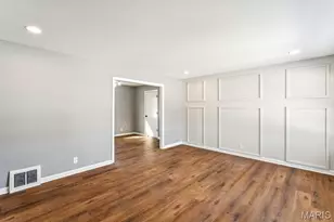 10008 Meadowfield Ln, Saint Louis, MO 63128 - Photo 3