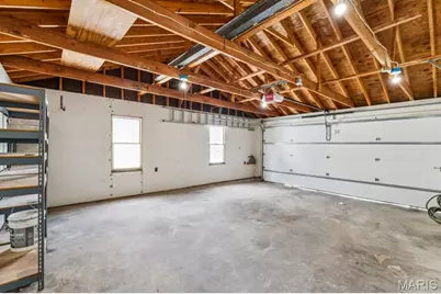 10008 Meadowfield Lane, Saint Louis, MO 63128 - Photo 25