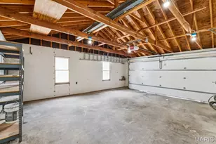 10008 Meadowfield Ln, Saint Louis, MO 63128 - Photo 25