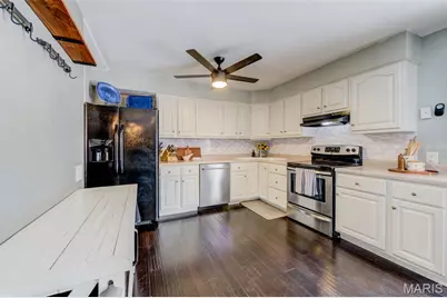 12240 Spring Place Court, Maryland Heights, MO 63043 - Photo 7