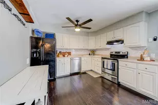 12240 Spring Pl Ct, Maryland Heights, MO 63043 - Photo 7