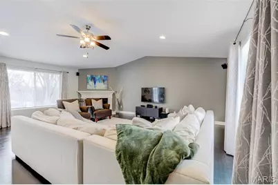 12240 Spring Place Court, Maryland Heights, MO 63043 - Photo 15